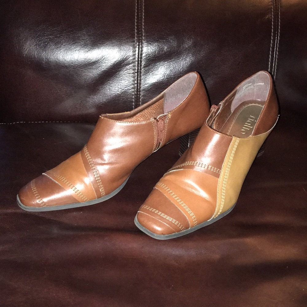 Rialto Ankle Boot/Tan & Brown Size 8